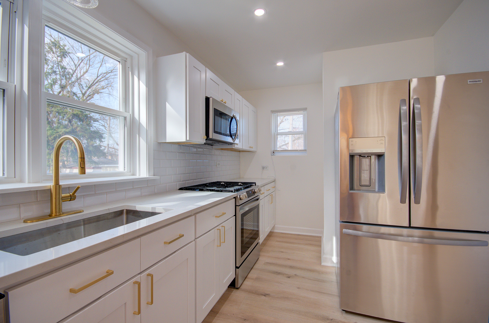 9230 S Greenwood Avenue, Chicago, IL 60619