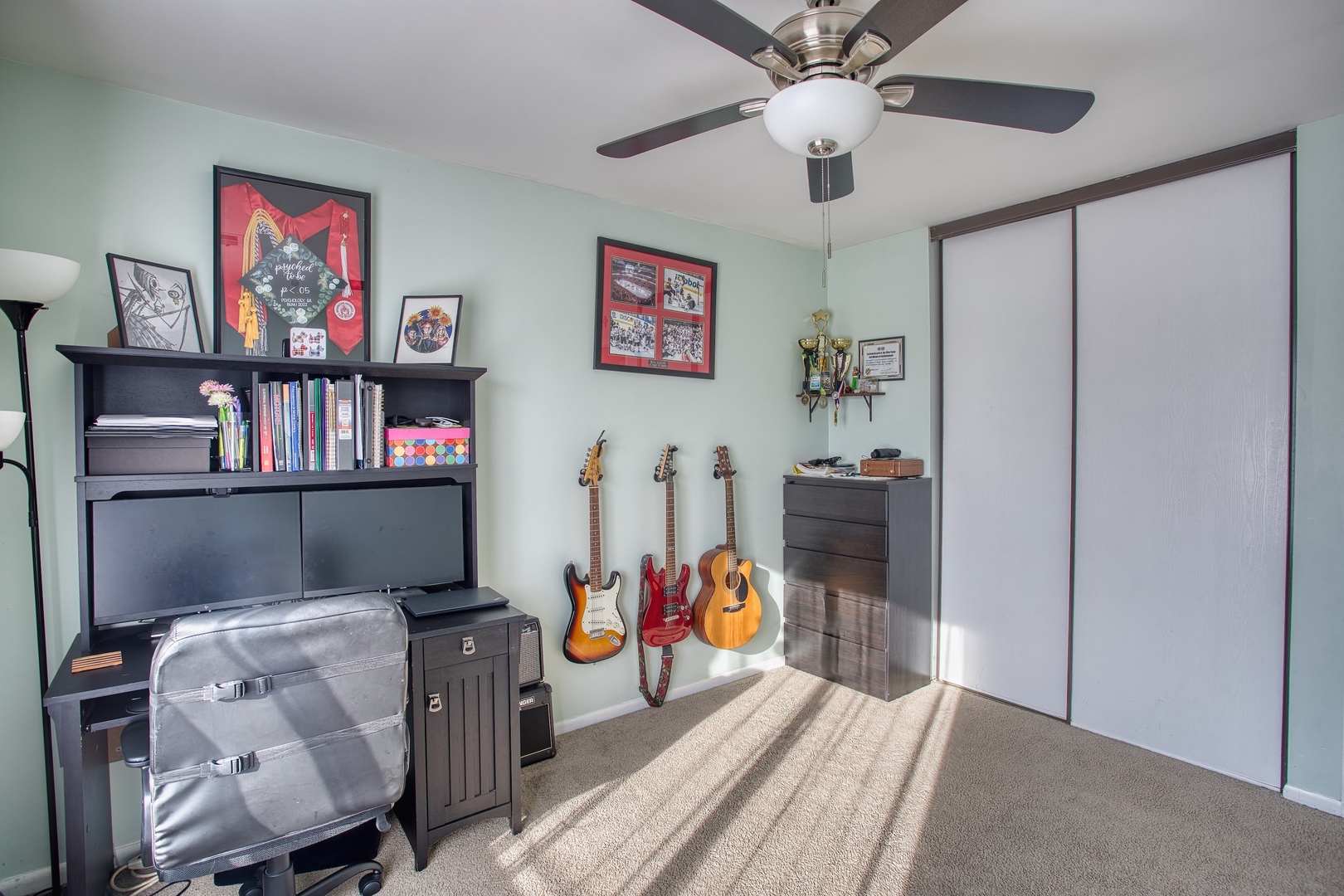 7070 Newport Drive #203, Woodridge, IL 60517