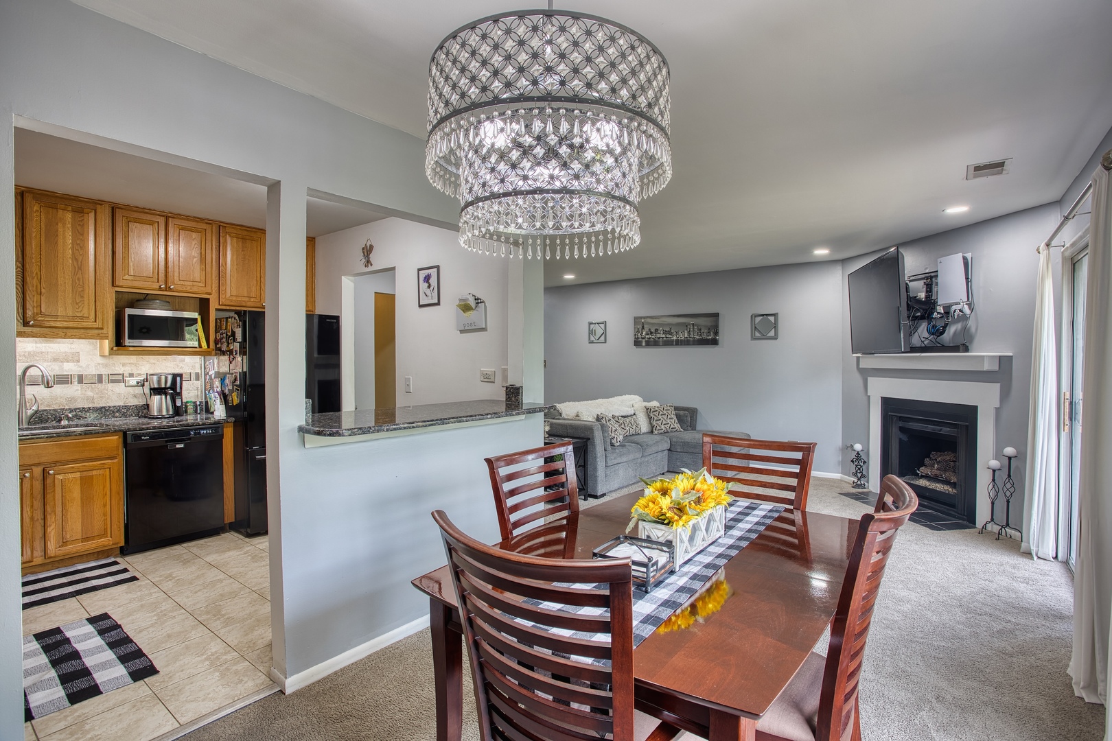 7070 Newport Drive #203, Woodridge, IL 60517