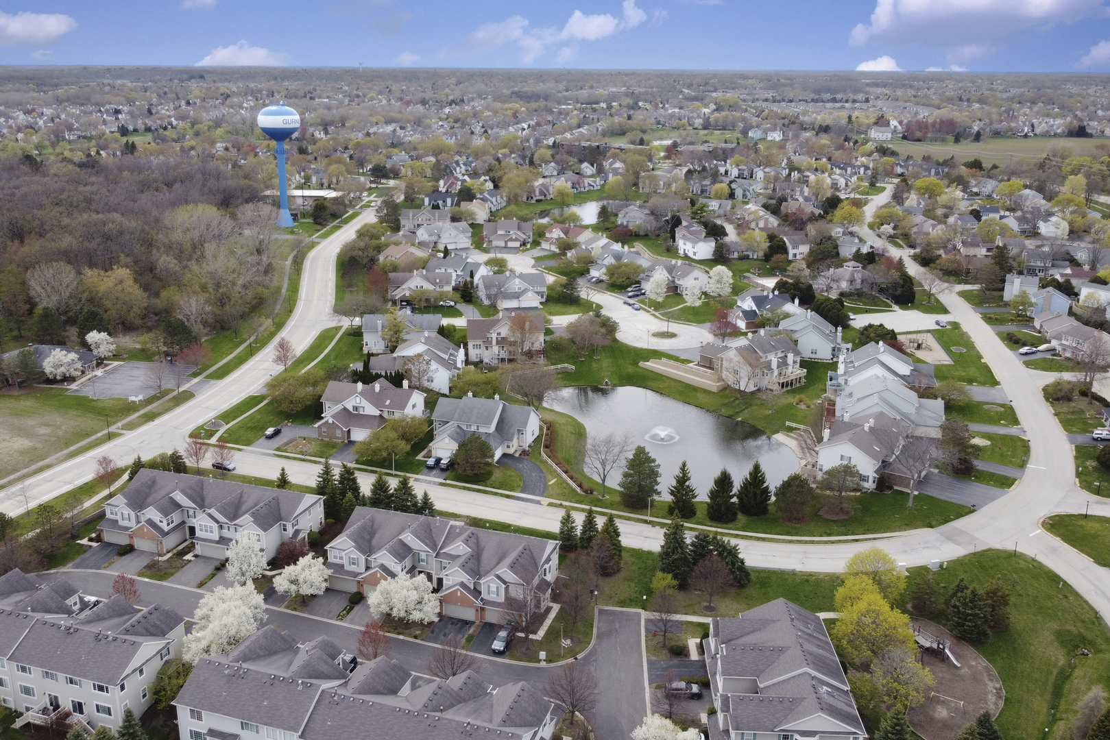 761 Creekside Circle #9-3, Gurnee, IL 60031