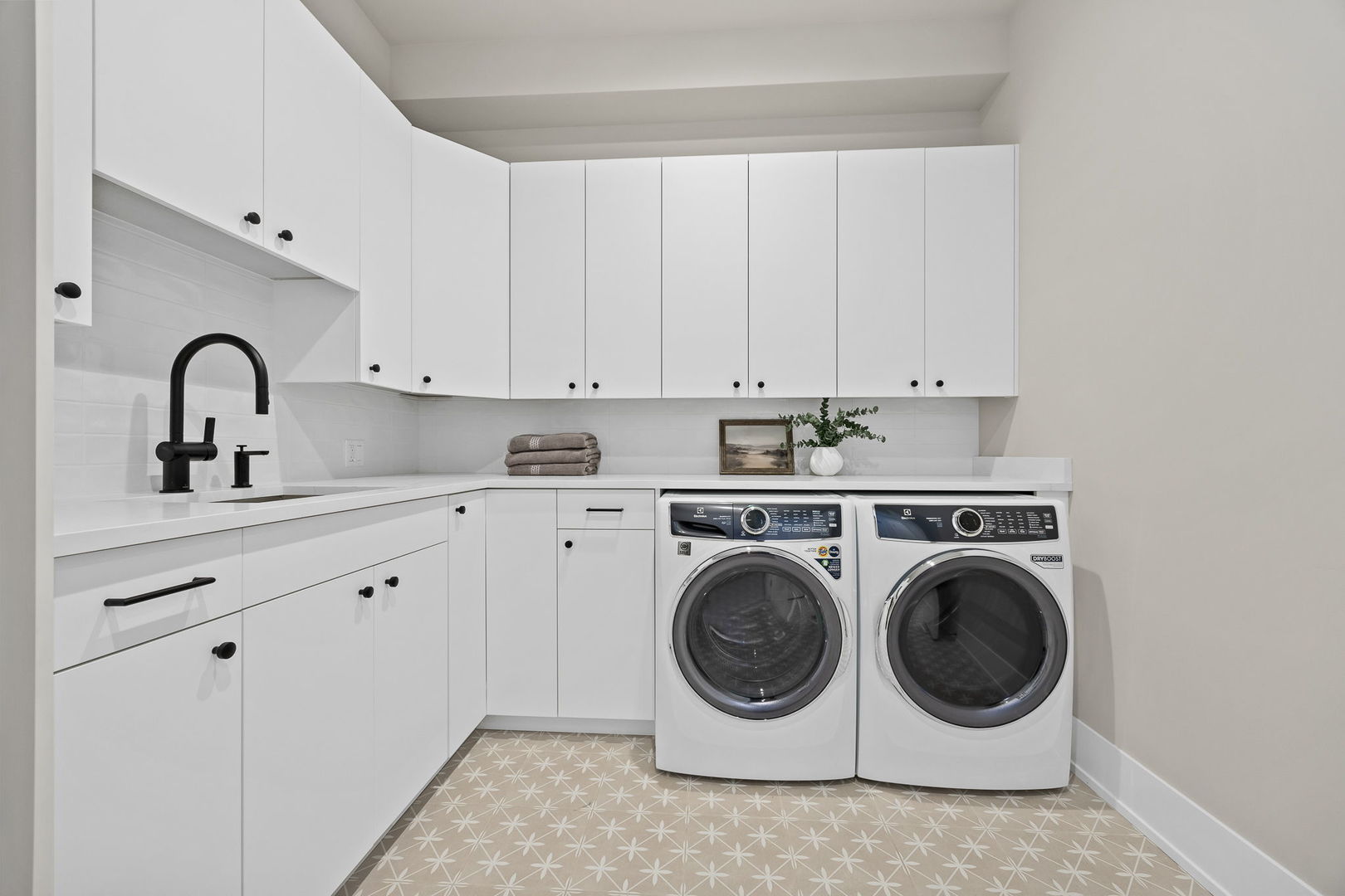 1528 Linden Circle, Lemont, IL 60439