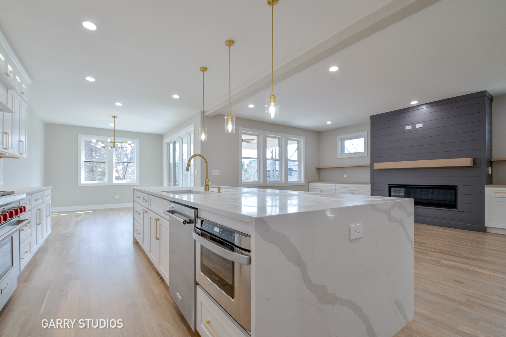 15W320 Concord Street, Elmhurst, IL 60126