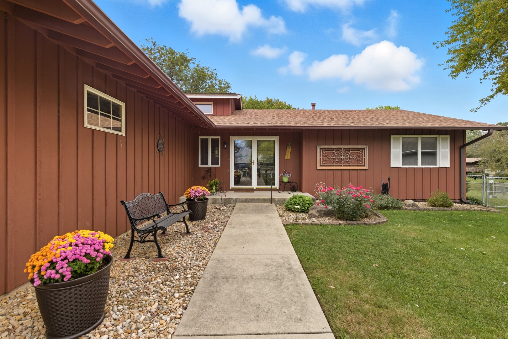 690 Westport Drive, Joliet, IL 60431