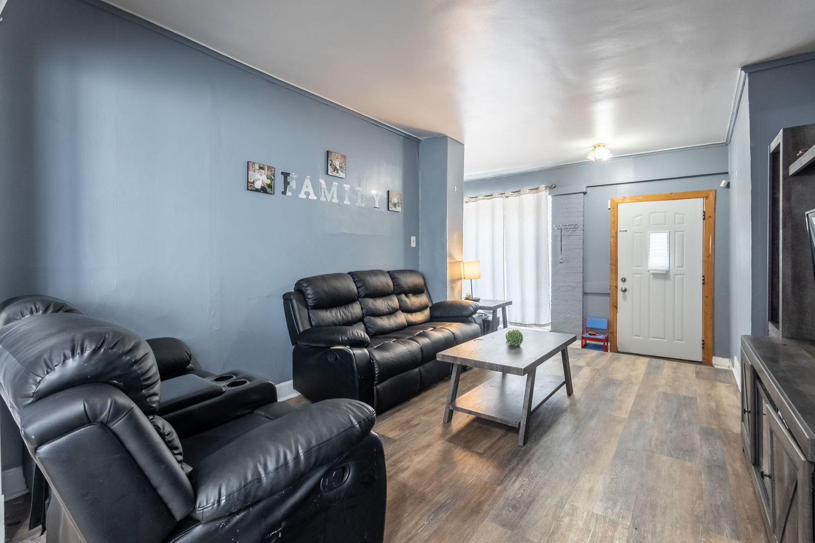 5648 S California Avenue, Chicago, IL 60629