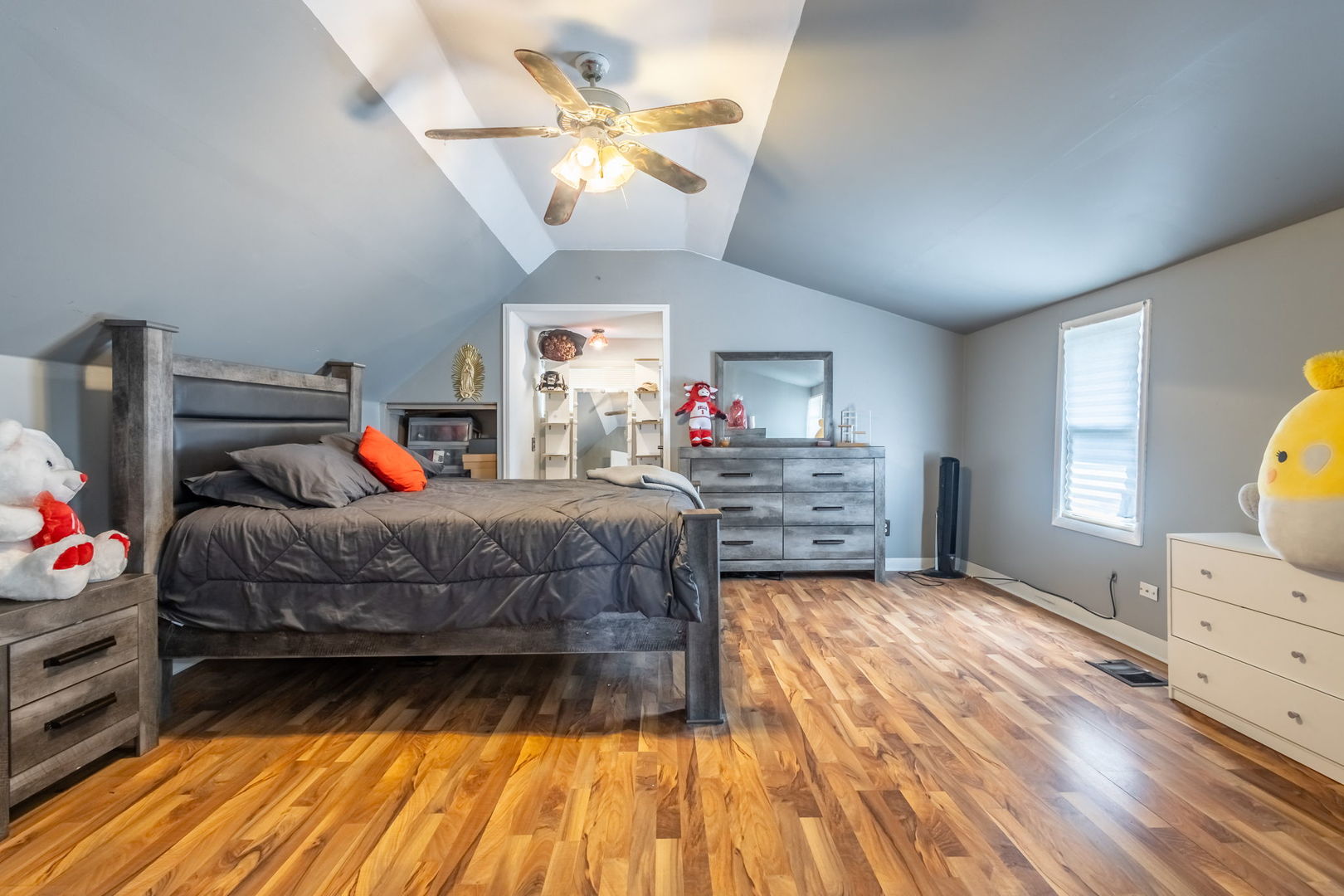 5648 S California Avenue, Chicago, IL 60629