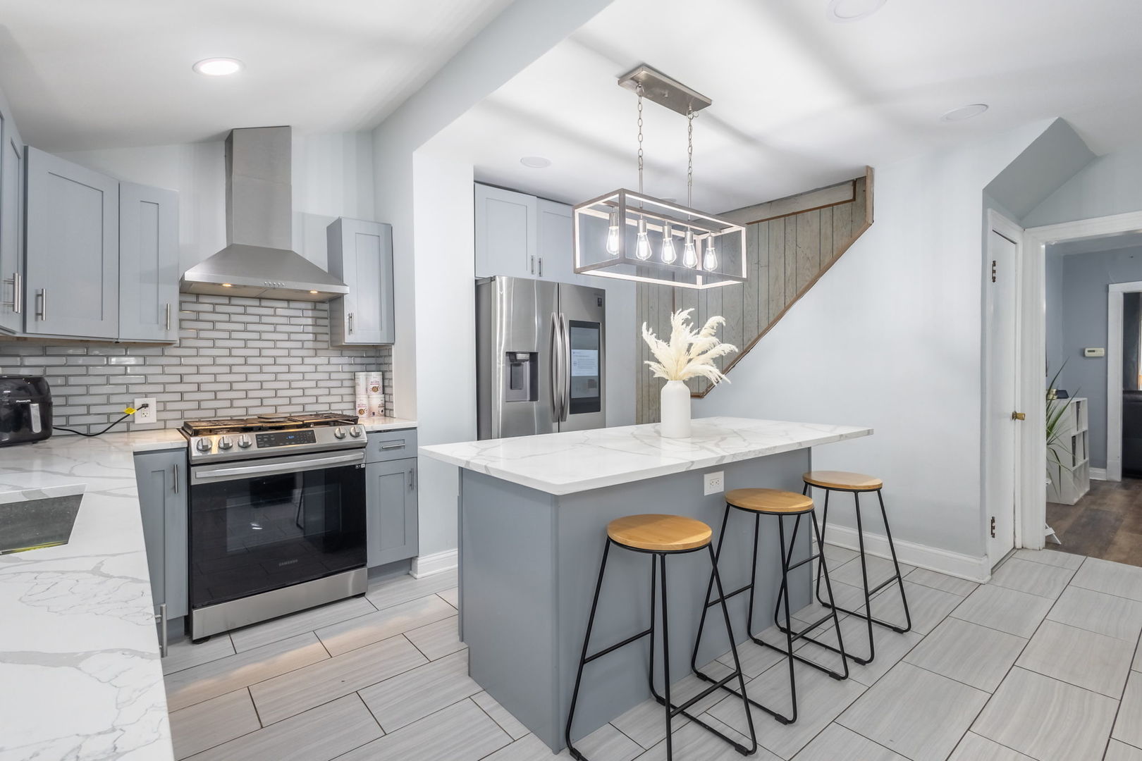 5648 S California Avenue, Chicago, IL 60629