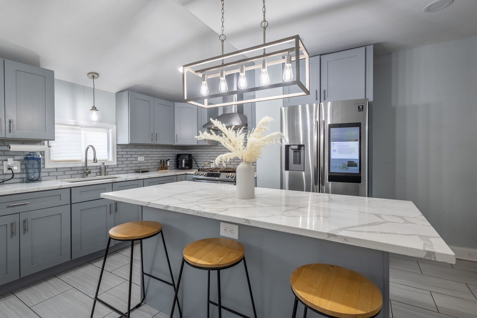 5648 S California Avenue, Chicago, IL 60629