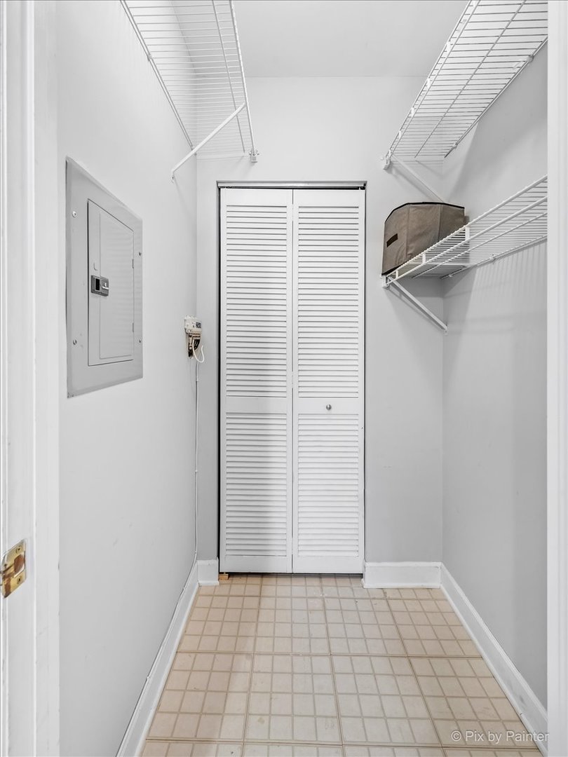 1430 N La Salle Drive #F1, Chicago, IL 60610