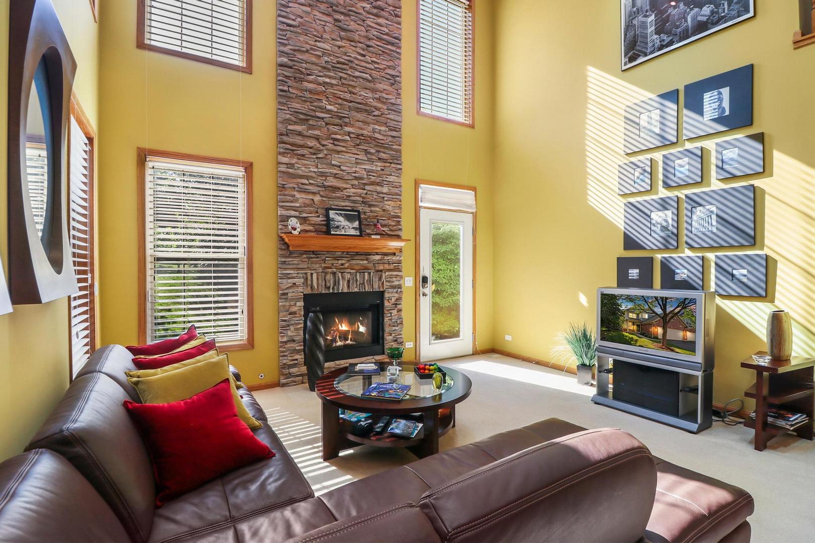 292 Jennifer Court #-, Gurnee, IL 60031