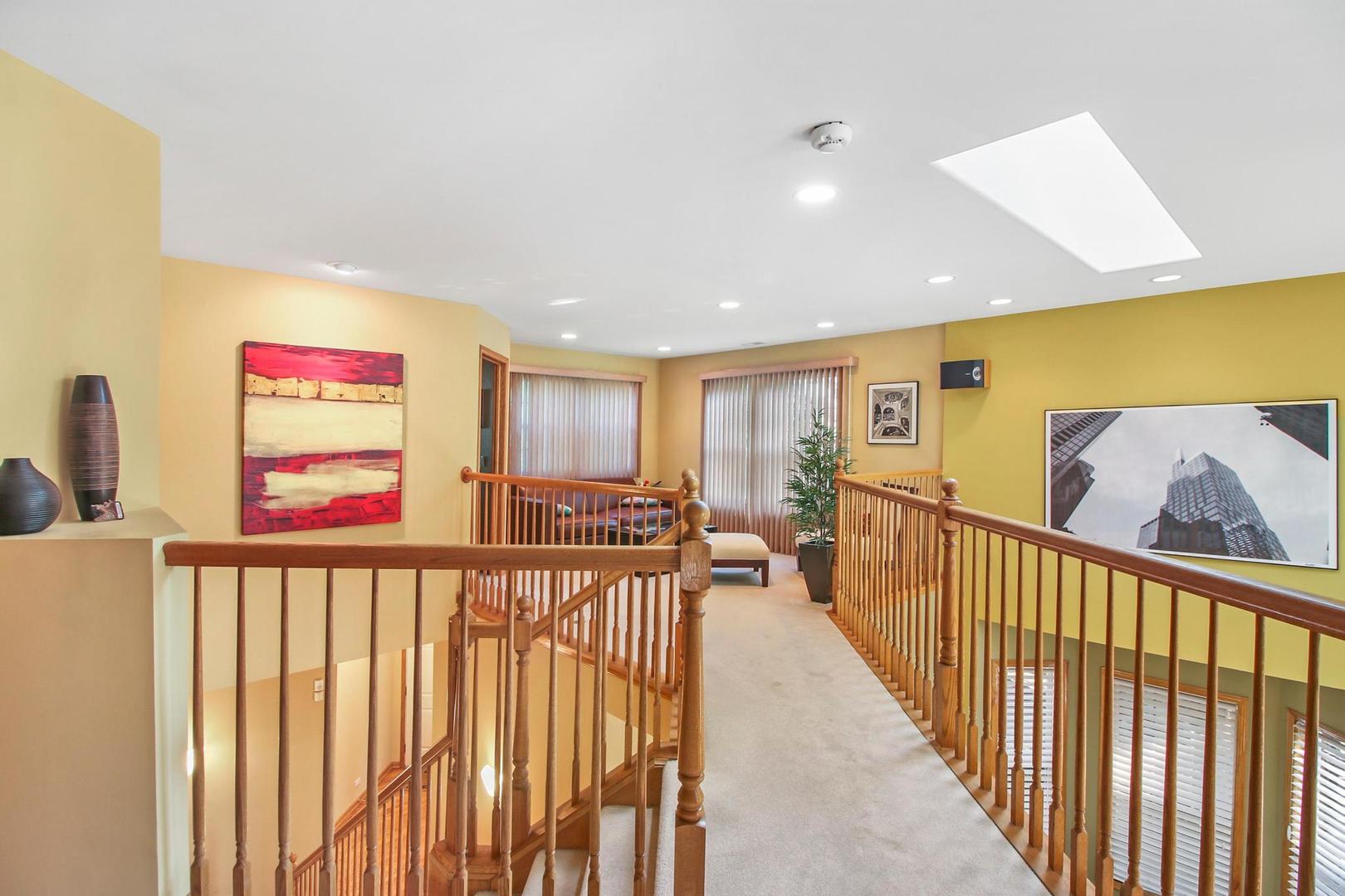 292 Jennifer Court #-, Gurnee, IL 60031