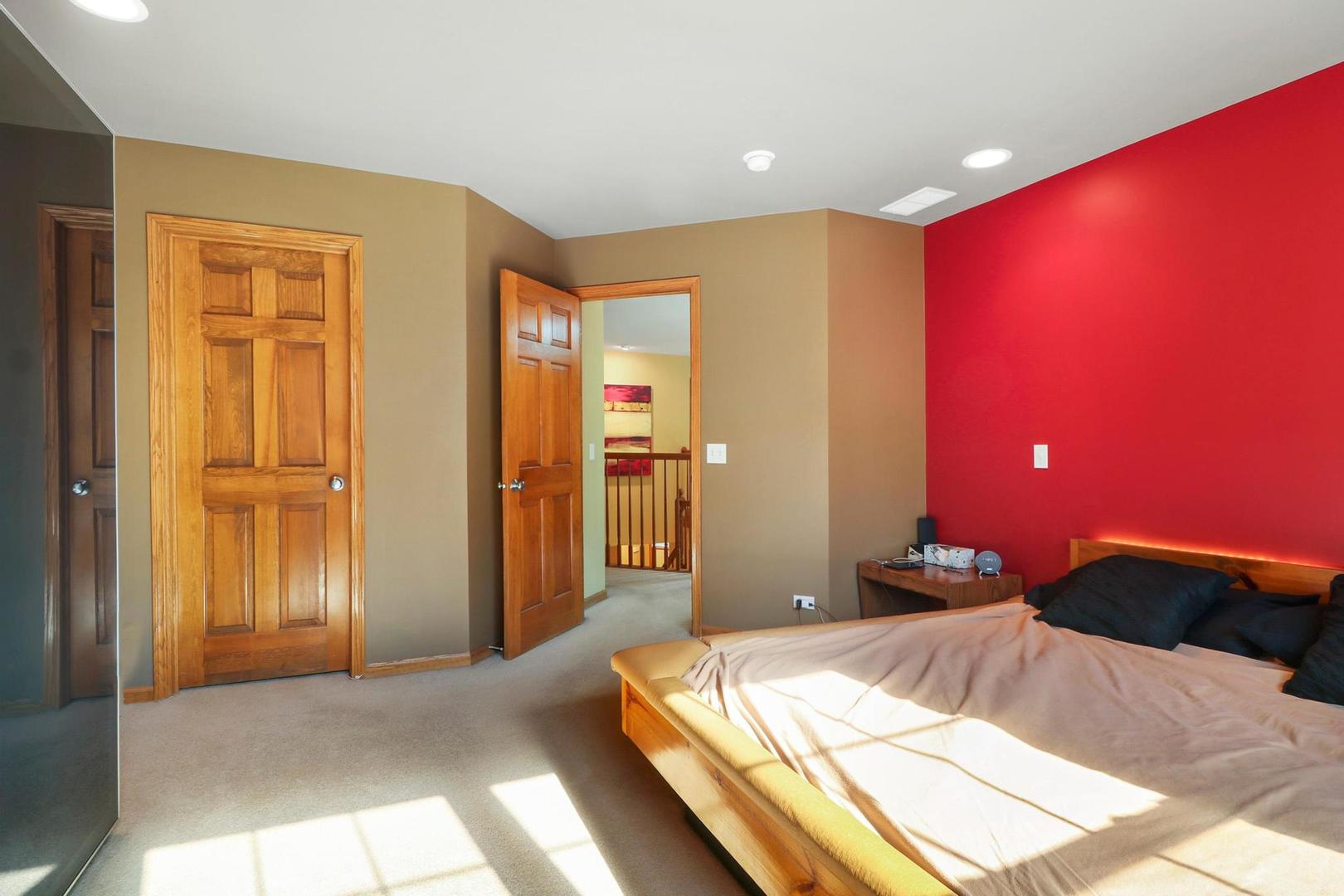 292 Jennifer Court #-, Gurnee, IL 60031