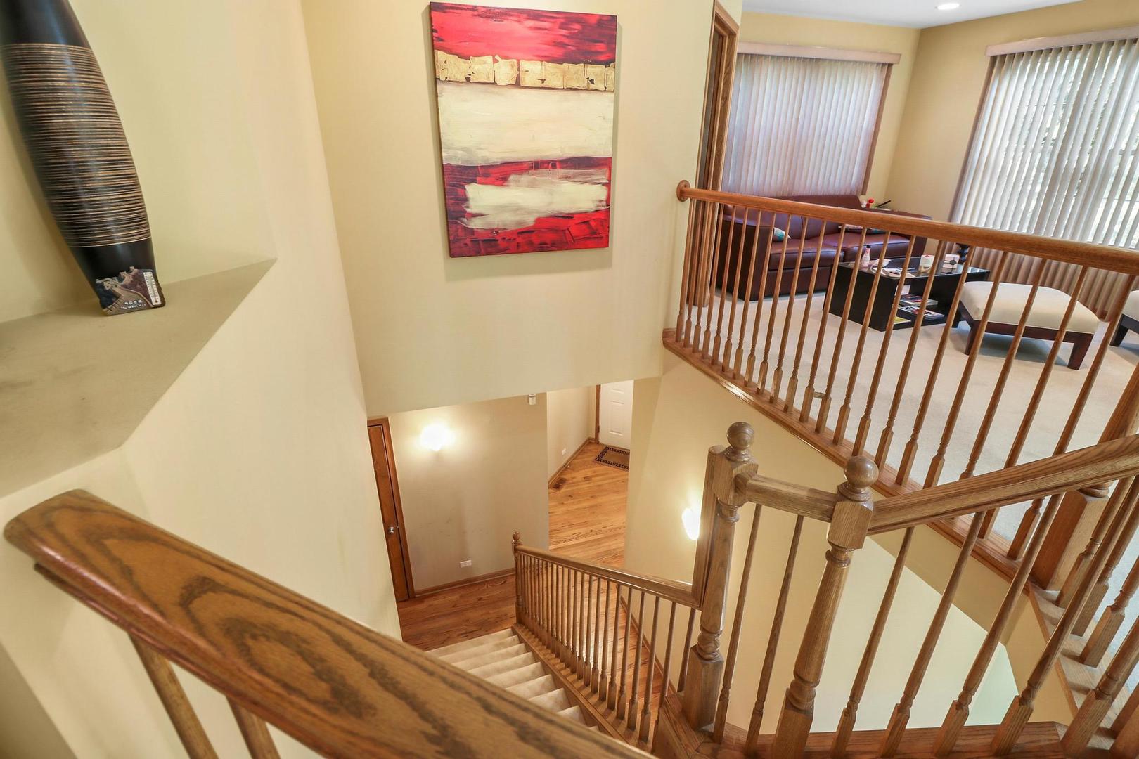 292 Jennifer Court #-, Gurnee, IL 60031