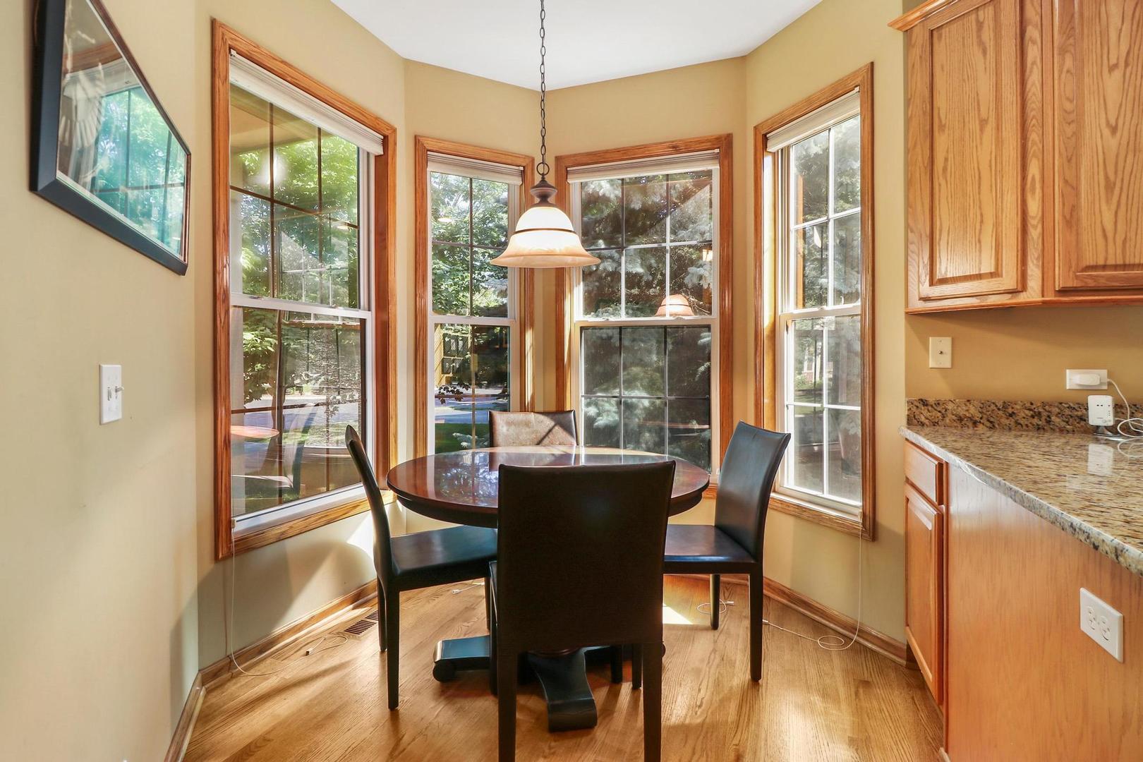 292 Jennifer Court #-, Gurnee, IL 60031