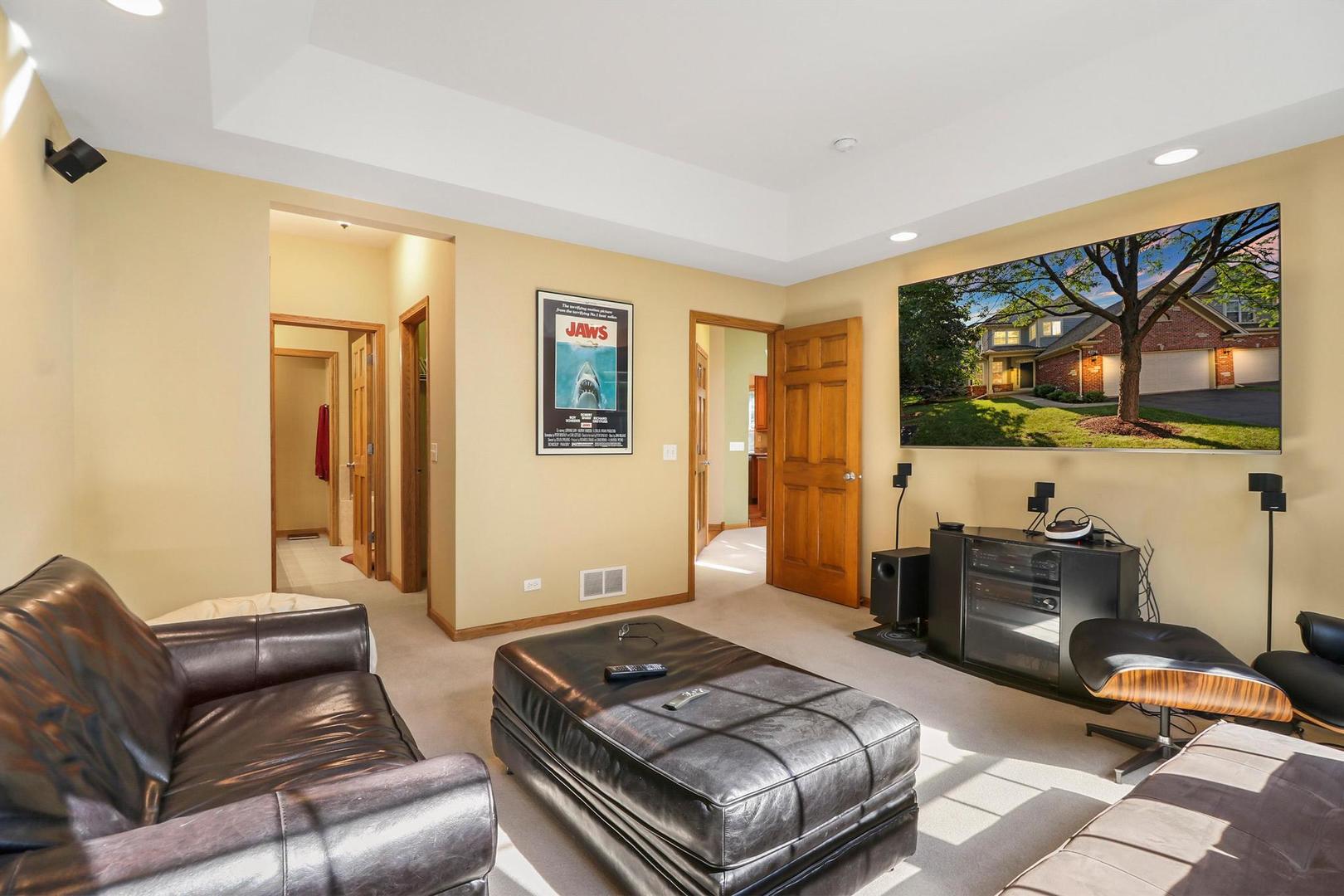 292 Jennifer Court #-, Gurnee, IL 60031