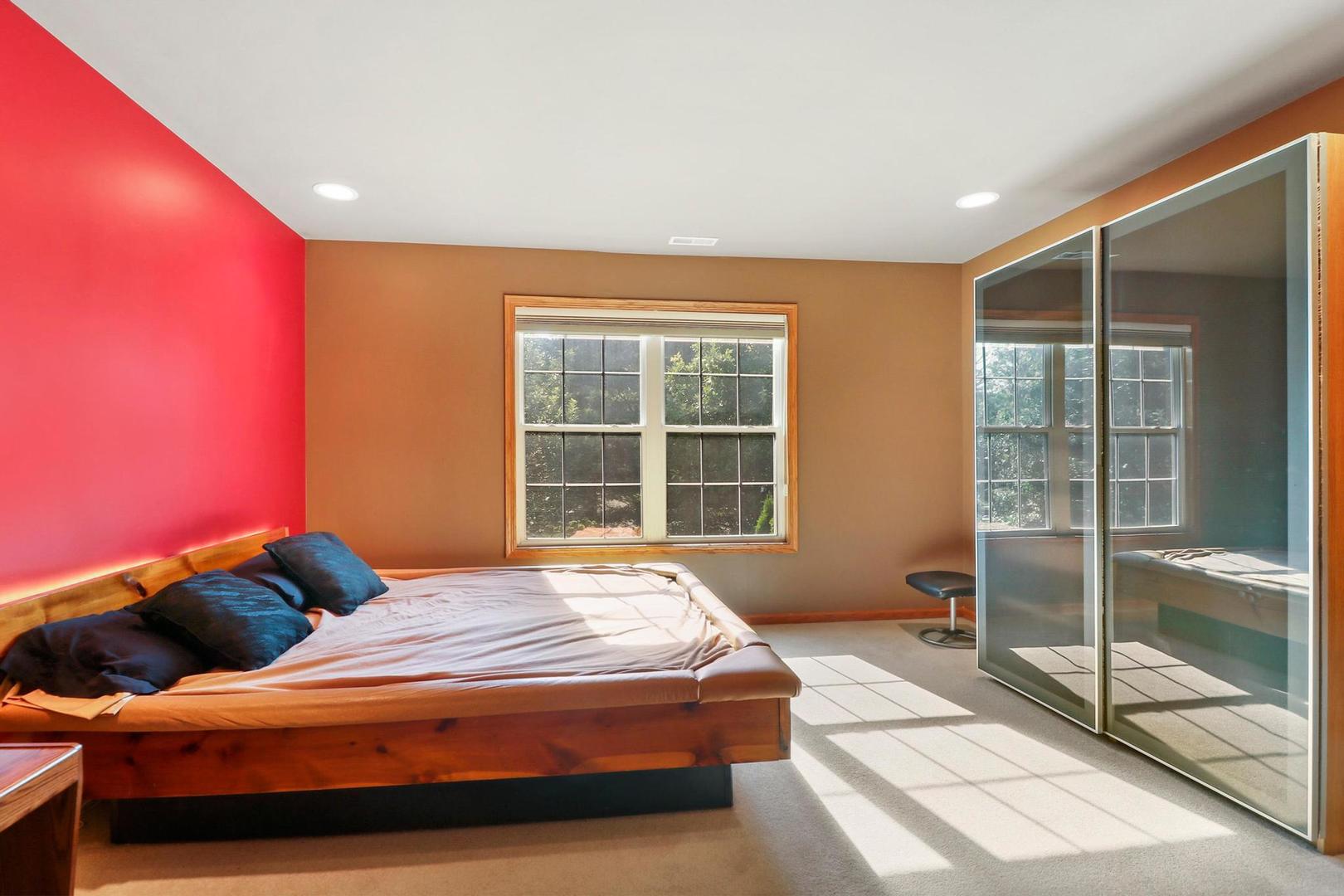 292 Jennifer Court #-, Gurnee, IL 60031