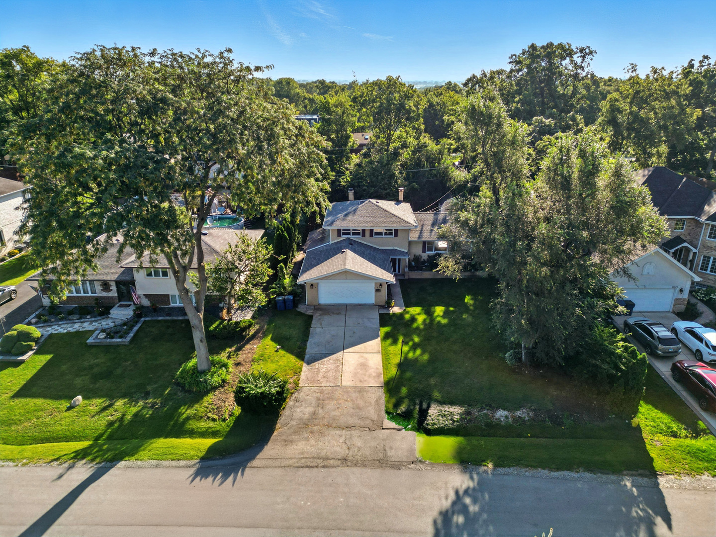 10025 S 86th Court, Palos Hills, IL 60465