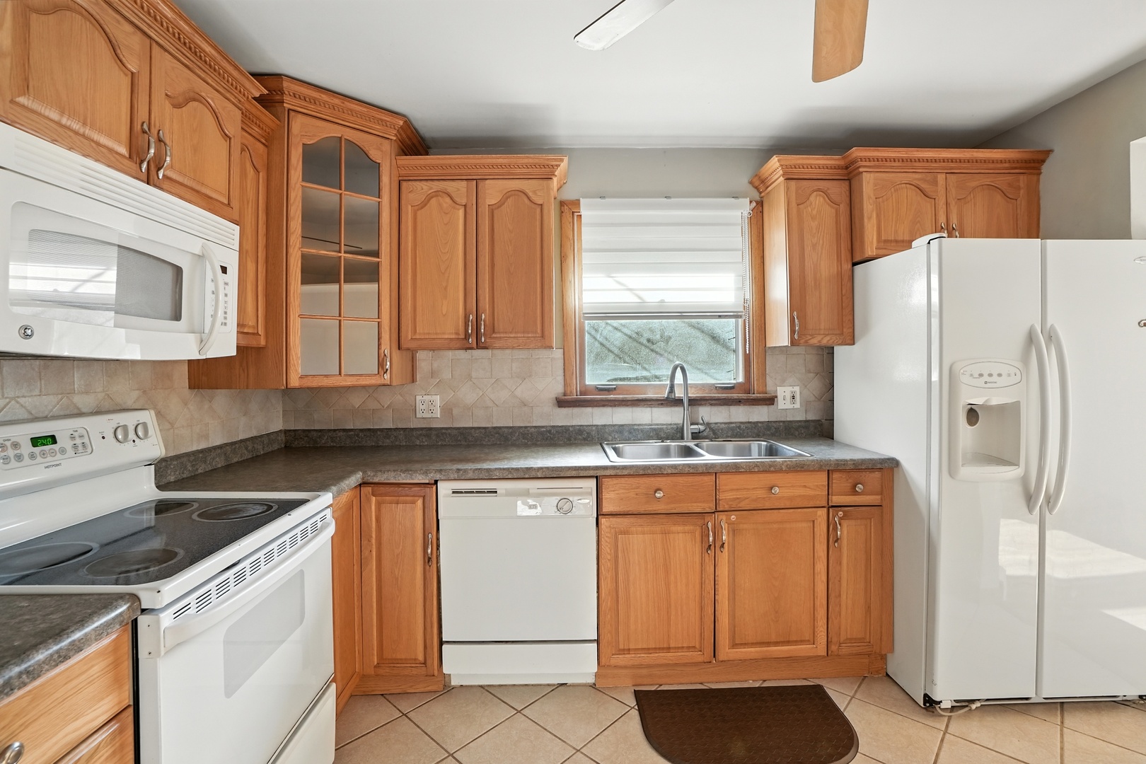 10025 S 86th Court, Palos Hills, IL 60465