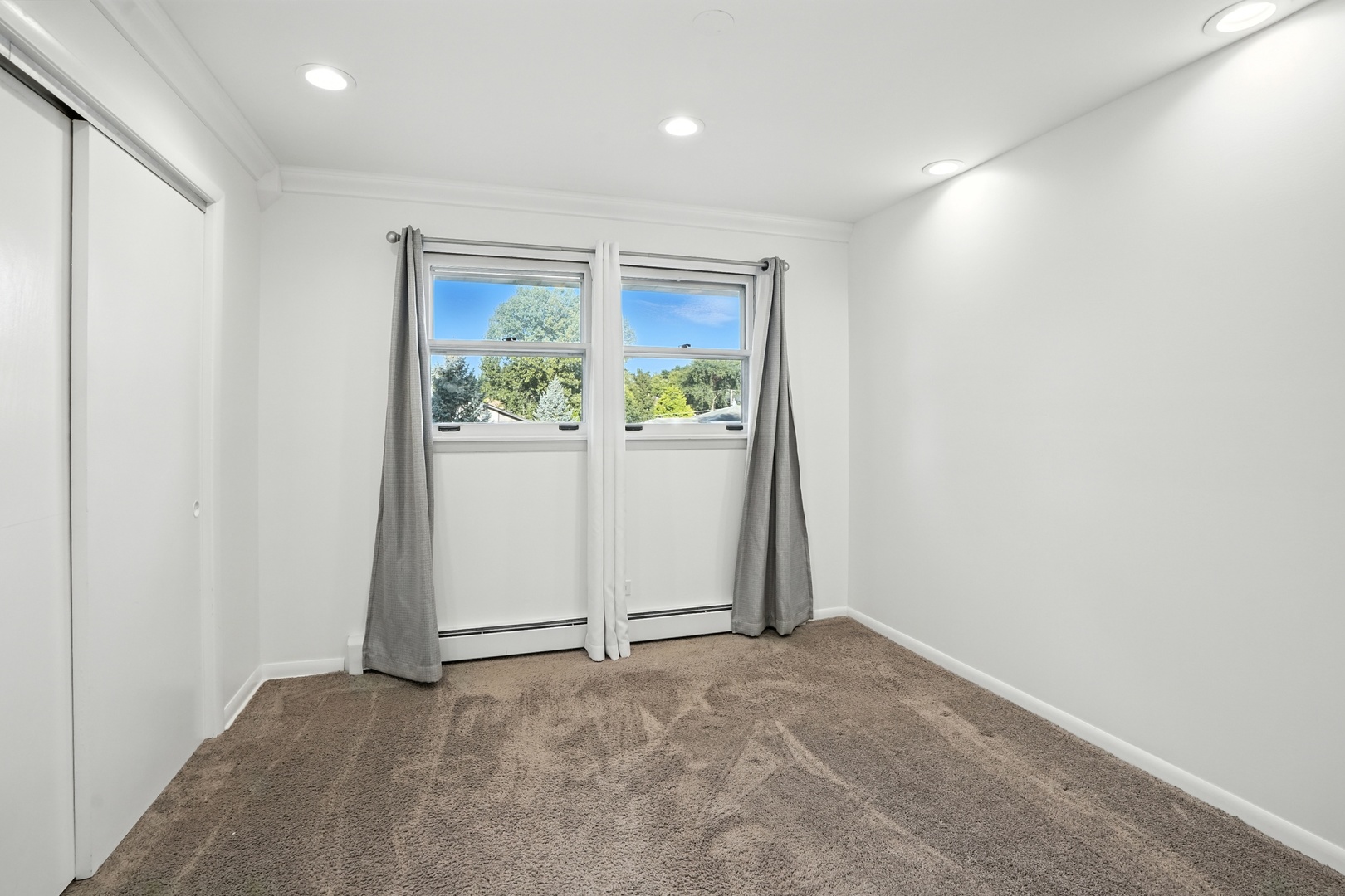 10025 S 86th Court, Palos Hills, IL 60465