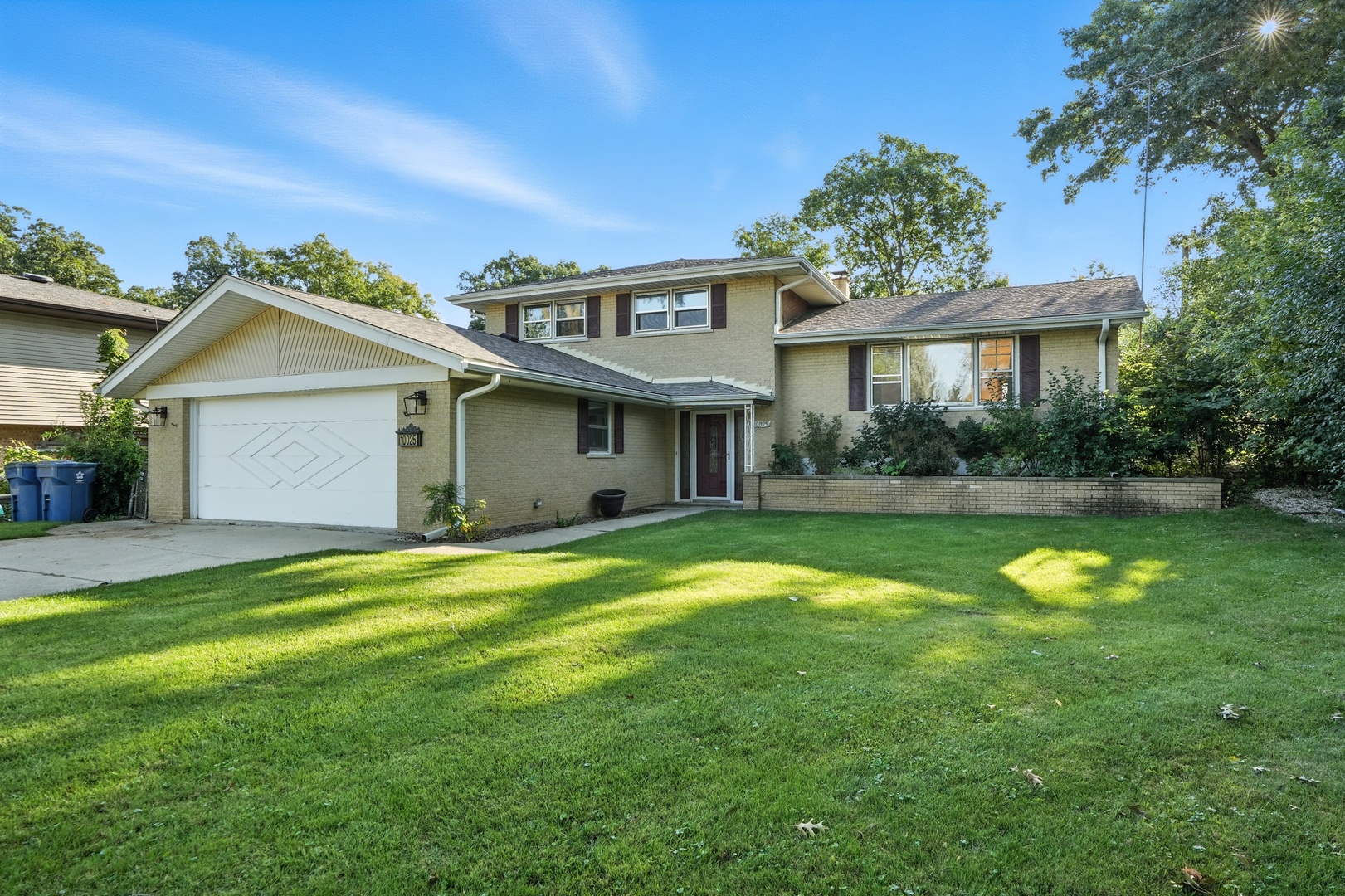 10025 S 86th Court, Palos Hills, IL 60465