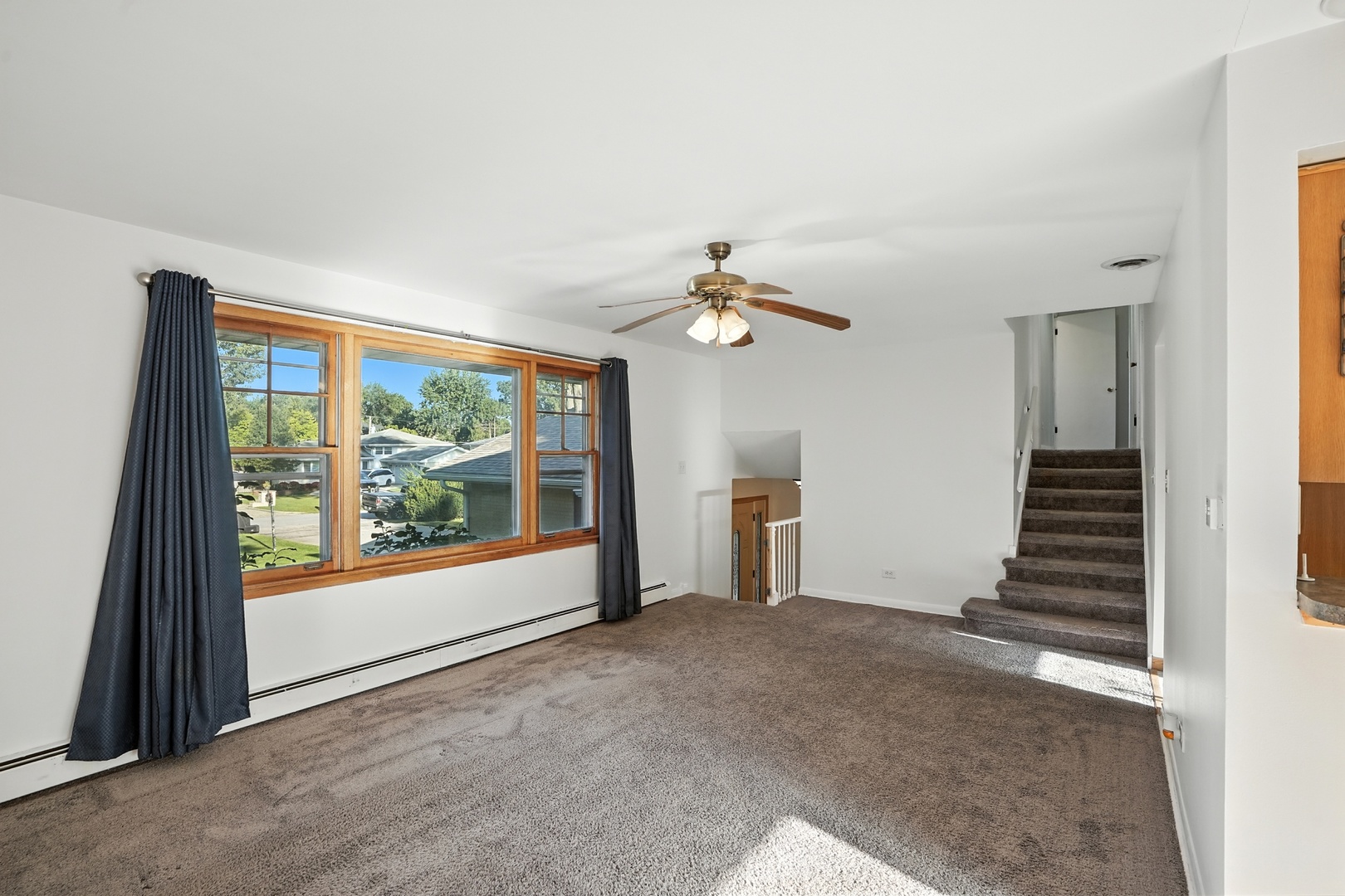 10025 S 86th Court, Palos Hills, IL 60465