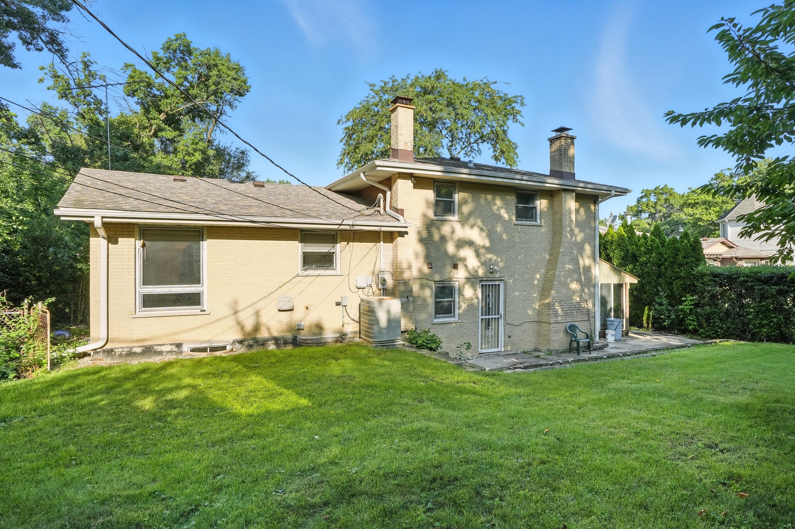 10025 S 86th Court, Palos Hills, IL 60465