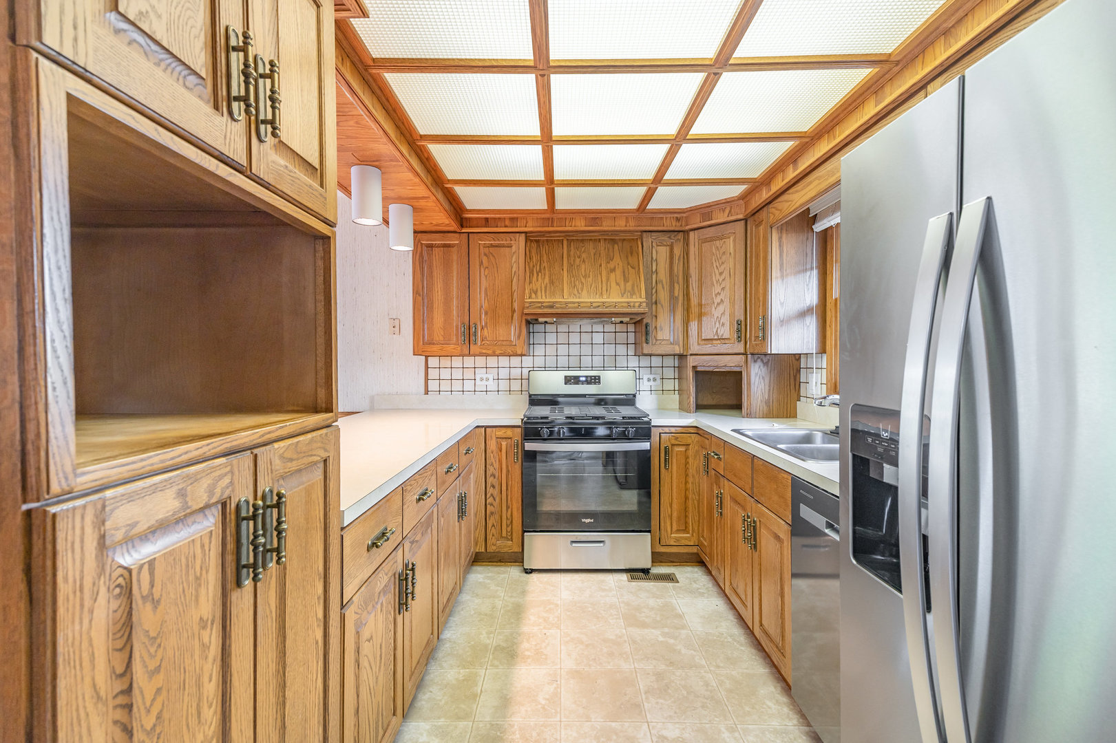 648 Dauphine Court #F, Elk Grove Village, IL 60007