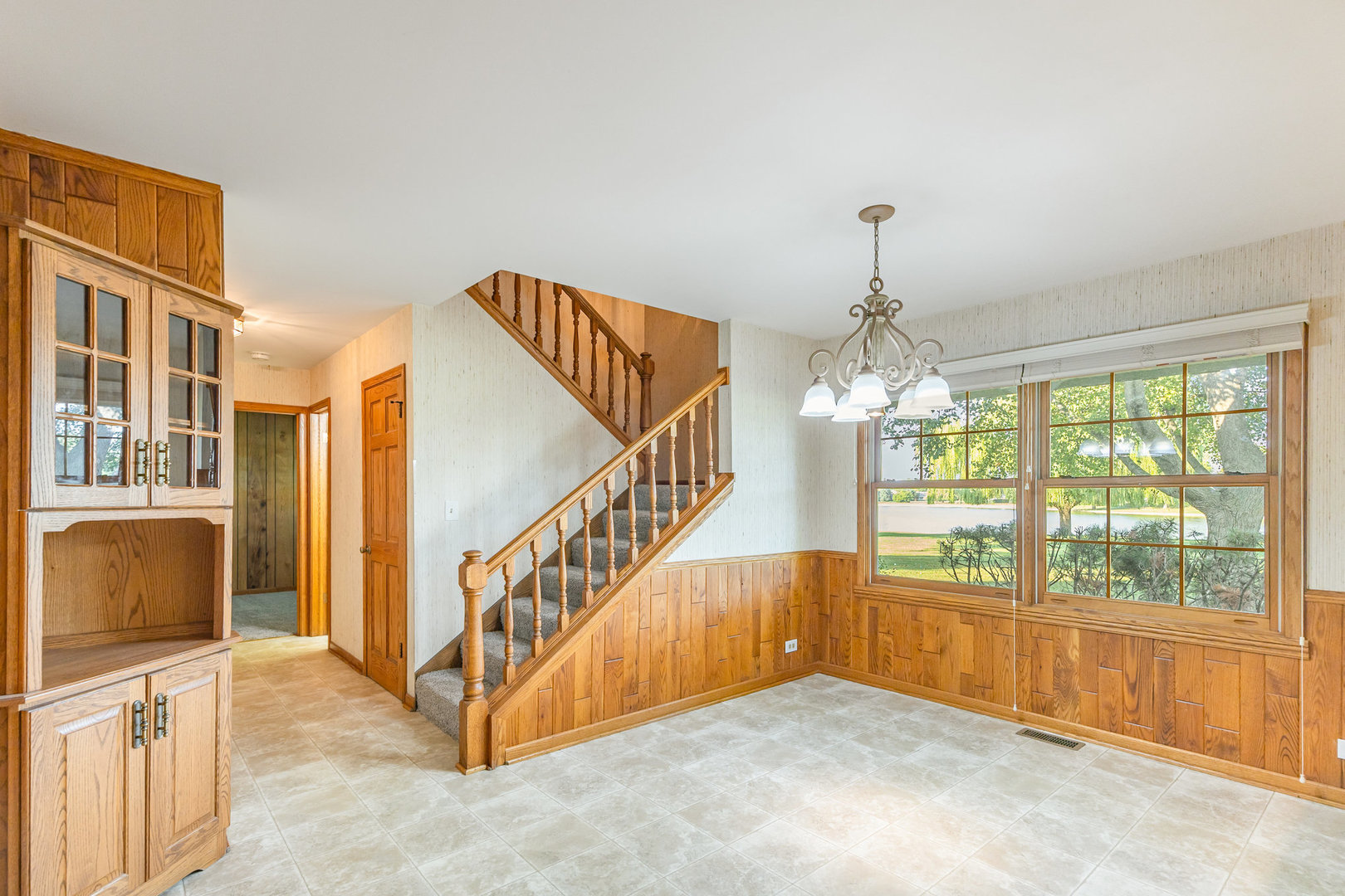 648 Dauphine Court #F, Elk Grove Village, IL 60007