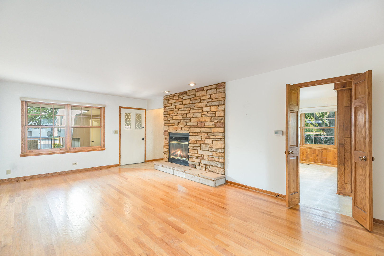 648 Dauphine Court #F, Elk Grove Village, IL 60007