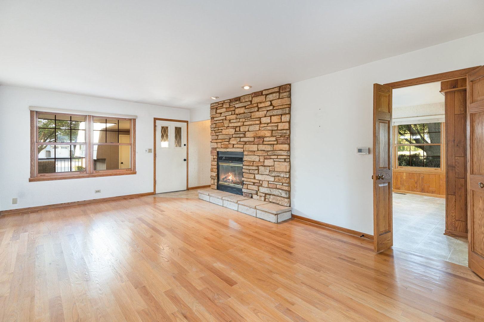 648 Dauphine Court #F, Elk Grove Village, IL 60007