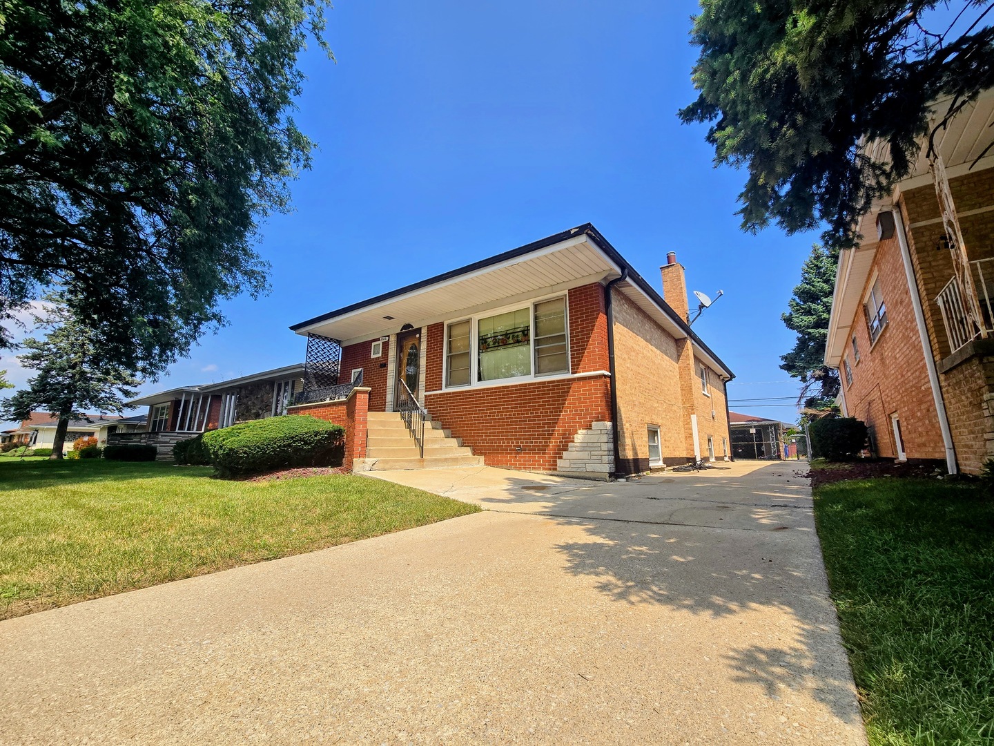 8515 S Kedvale Avenue, Chicago, IL 60652