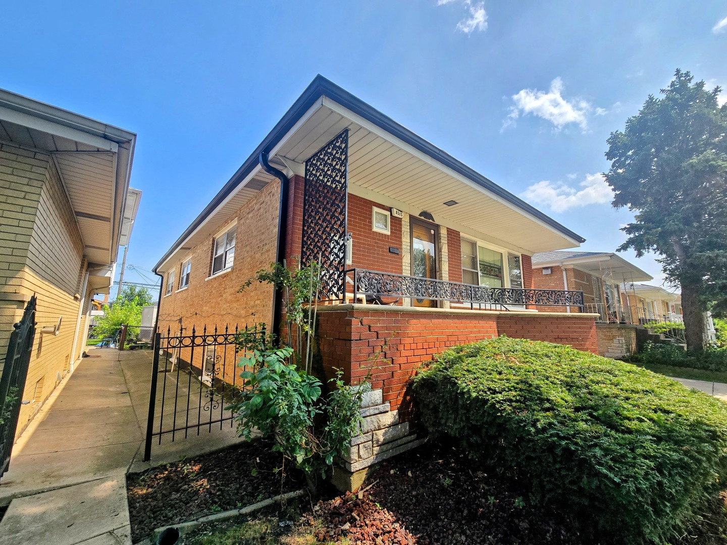 8515 S Kedvale Avenue, Chicago, IL 60652