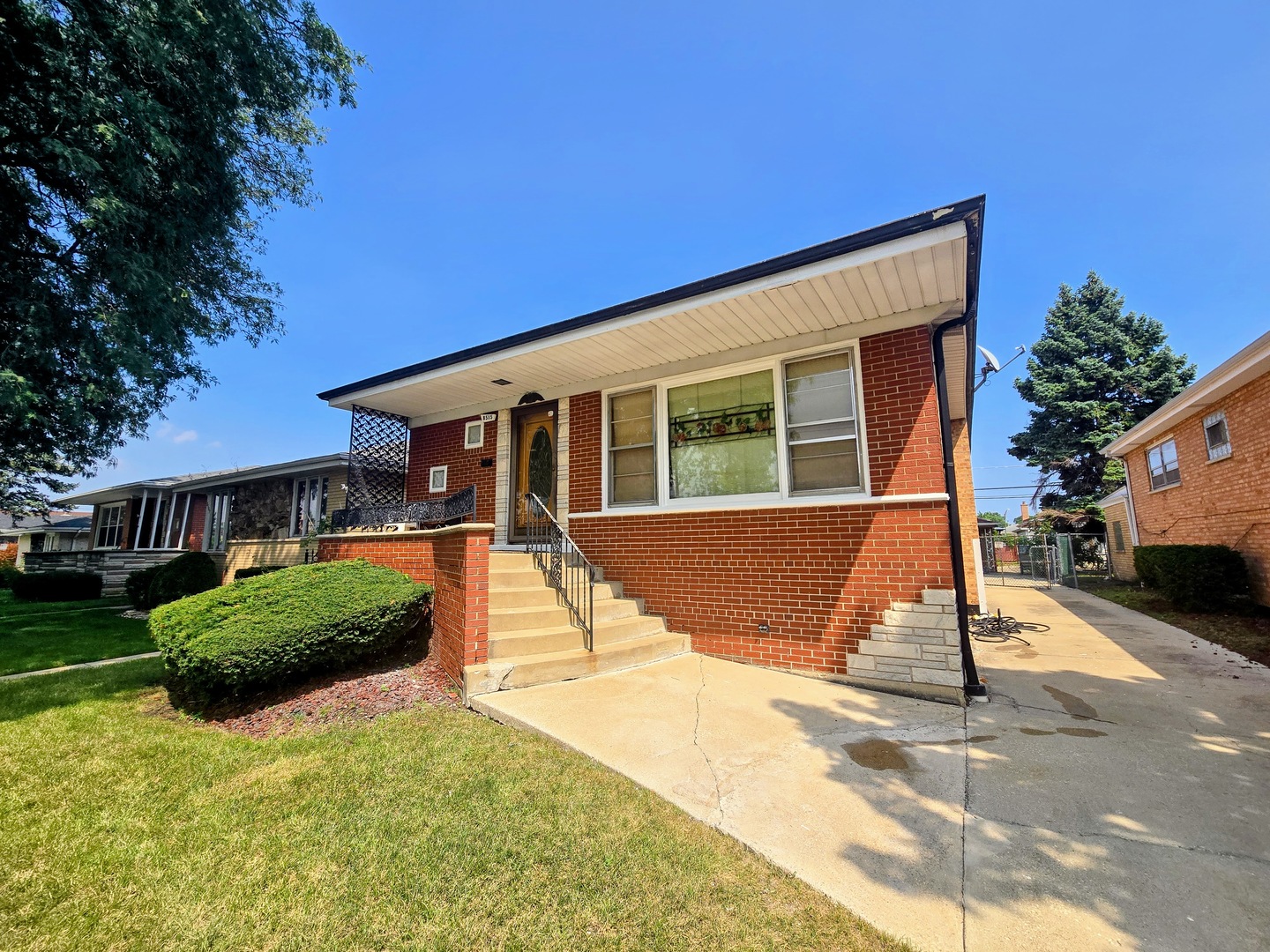 8515 S Kedvale Avenue, Chicago, IL 60652