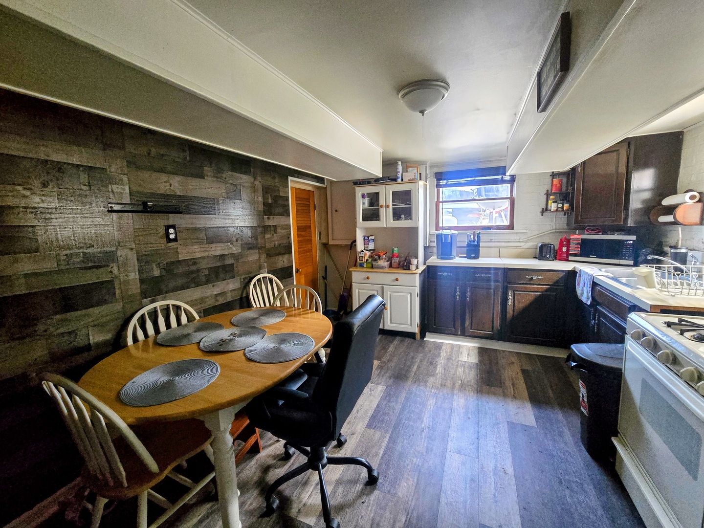 8515 S Kedvale Avenue, Chicago, IL 60652