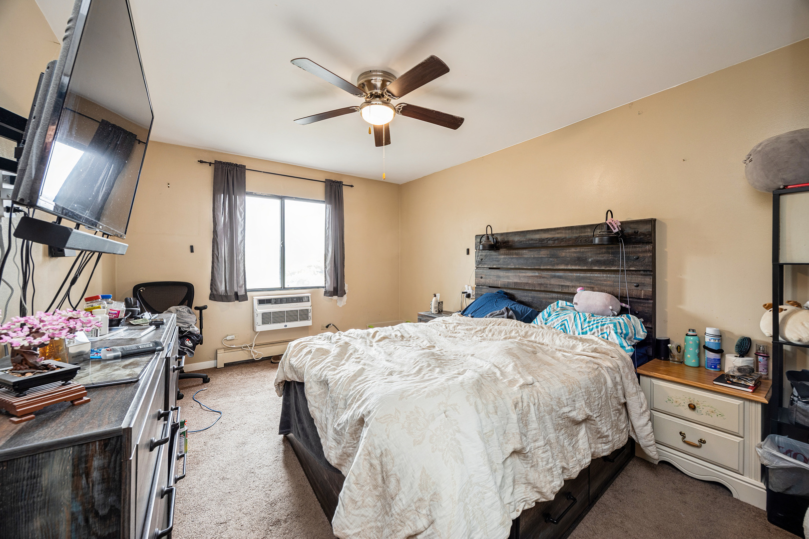 7231 Wolf Road #310C, Indian Head Park, IL 60525