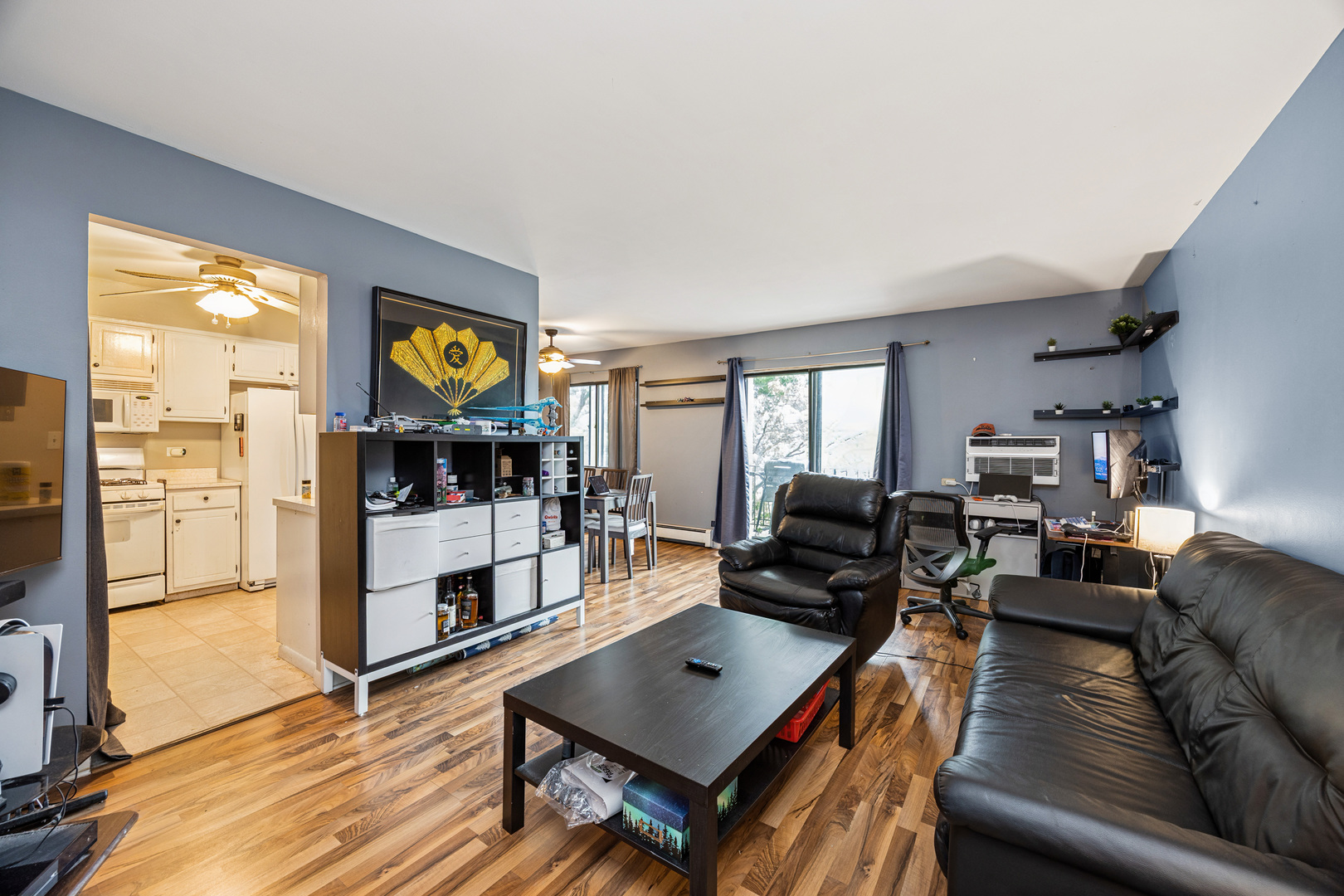 7231 Wolf Road #310C, Indian Head Park, IL 60525