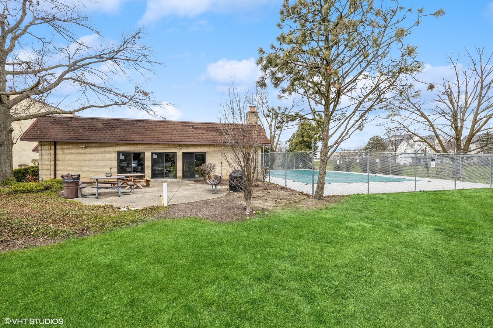 7231 Wolf Road #310C, Indian Head Park, IL 60525