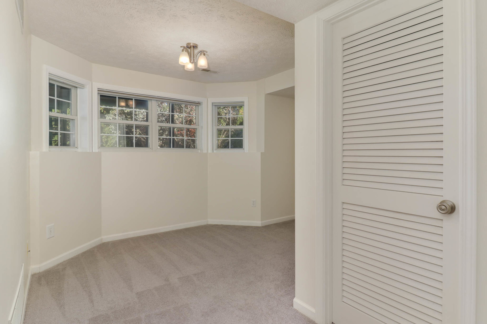 4 Cygnet Crossing, Bloomington, IL 61704