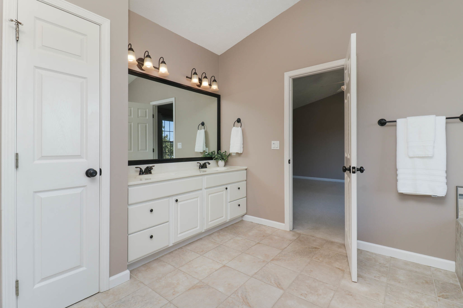 4 Cygnet Crossing, Bloomington, IL 61704