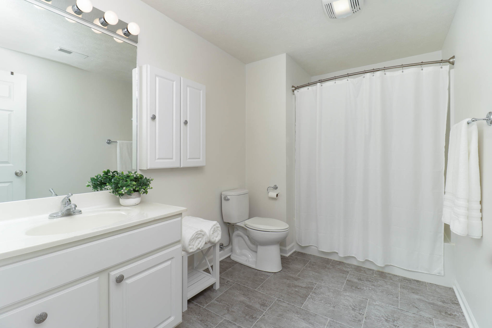 4 Cygnet Crossing, Bloomington, IL 61704