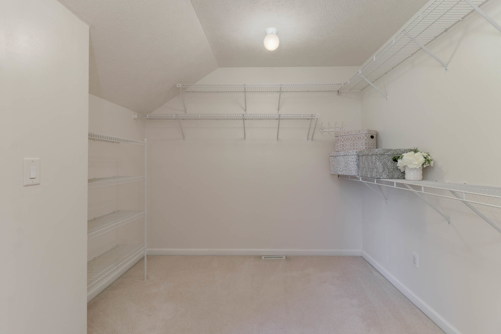 4 Cygnet Crossing, Bloomington, IL 61704