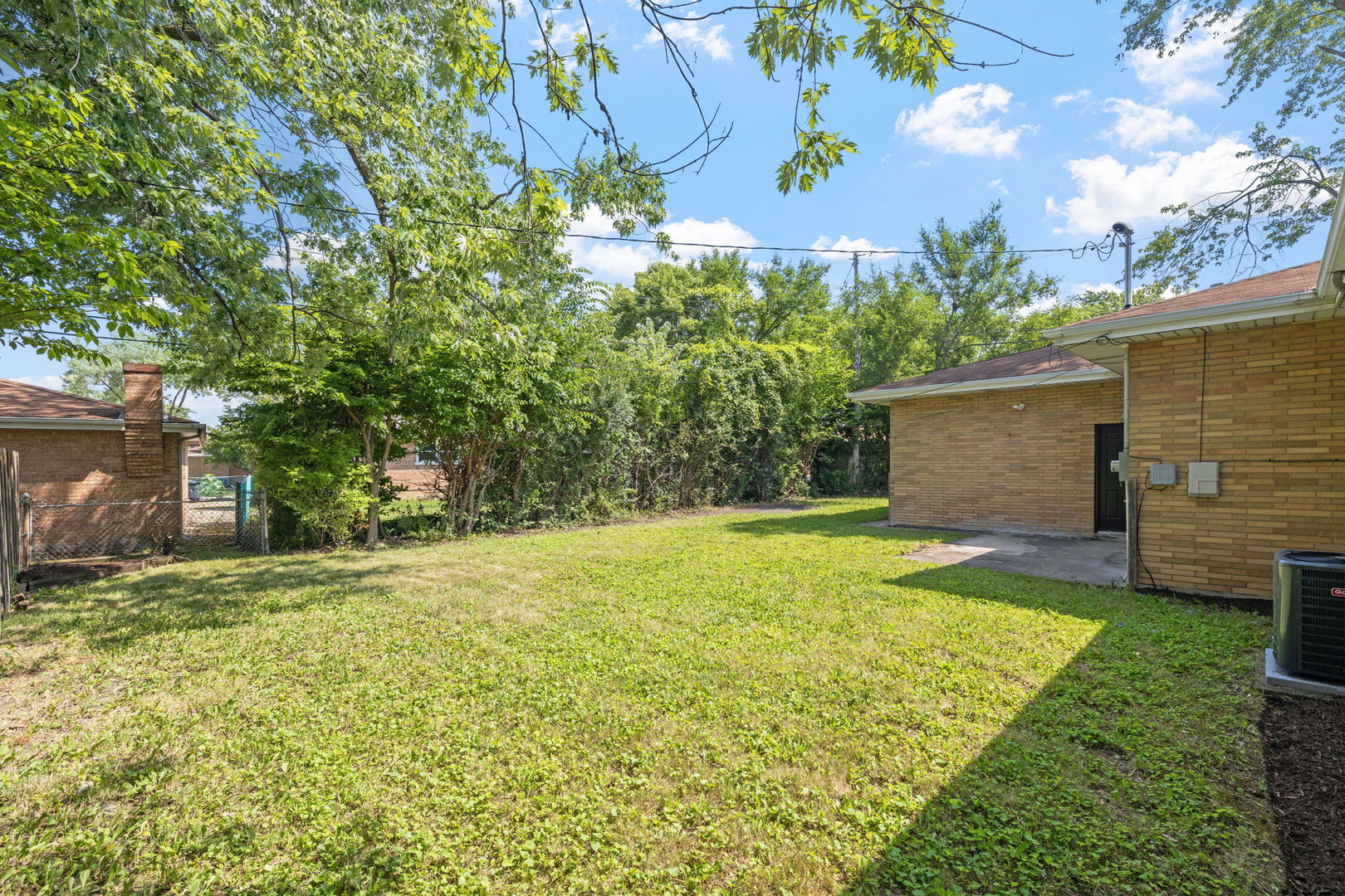1006 E 163rd Street, South Holland, IL 60473