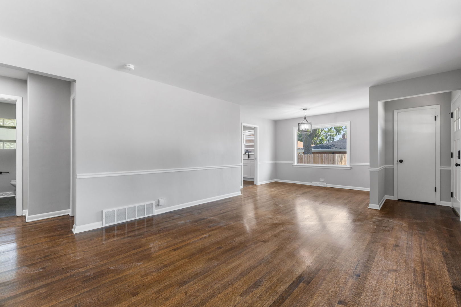 1006 E 163rd Street, South Holland, IL 60473