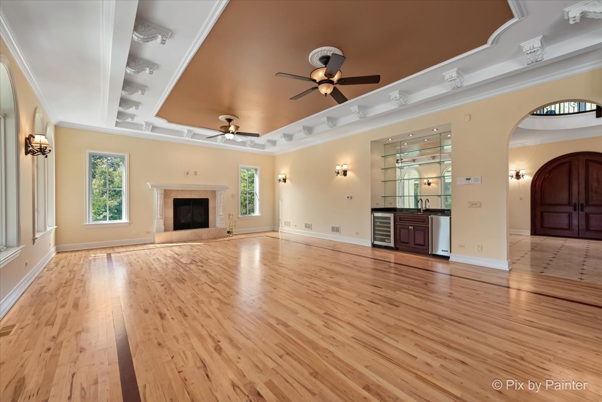 27 W Onwentsia Road, Lake Forest, IL 60045