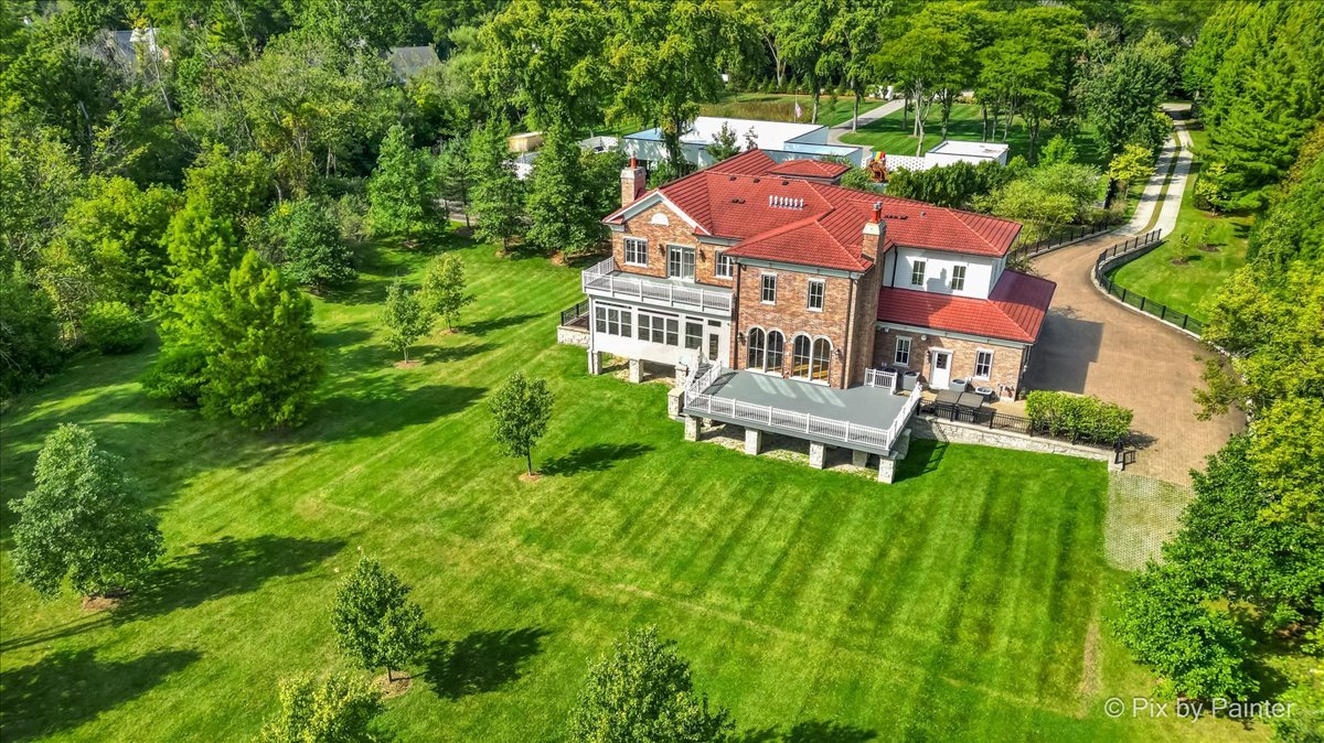 27 W Onwentsia Road, Lake Forest, IL 60045