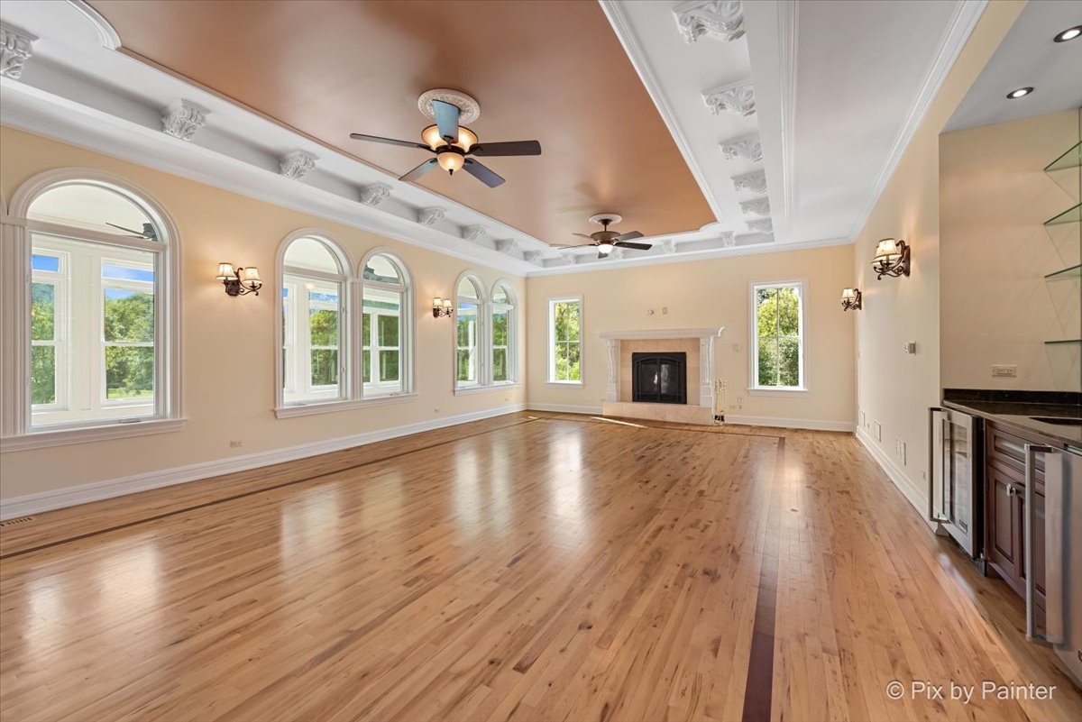 27 W Onwentsia Road, Lake Forest, IL 60045