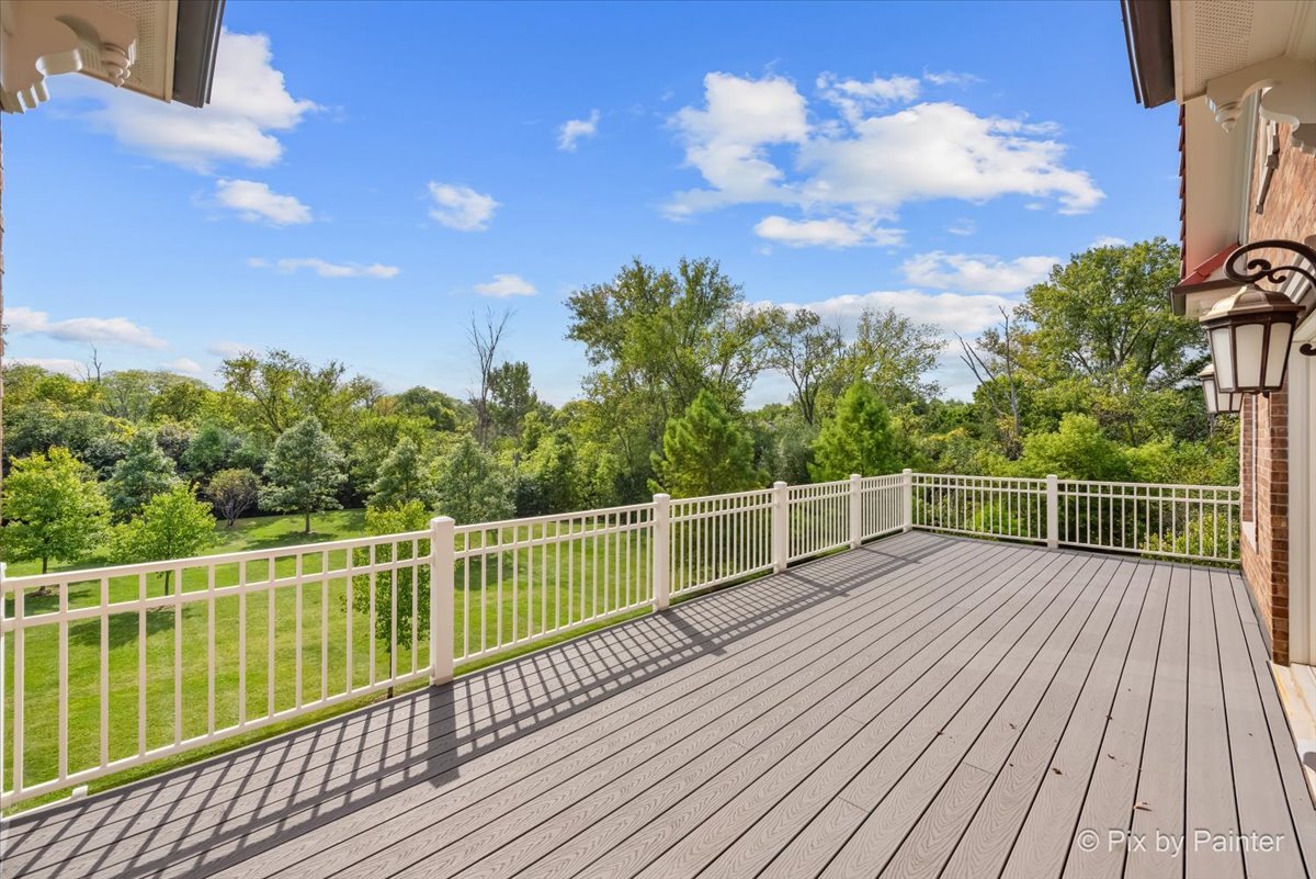 27 W Onwentsia Road, Lake Forest, IL 60045
