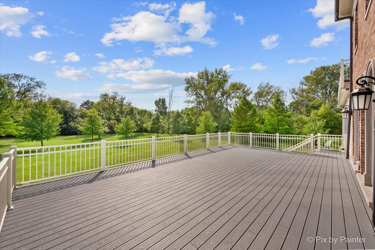 27 W Onwentsia Road, Lake Forest, IL 60045