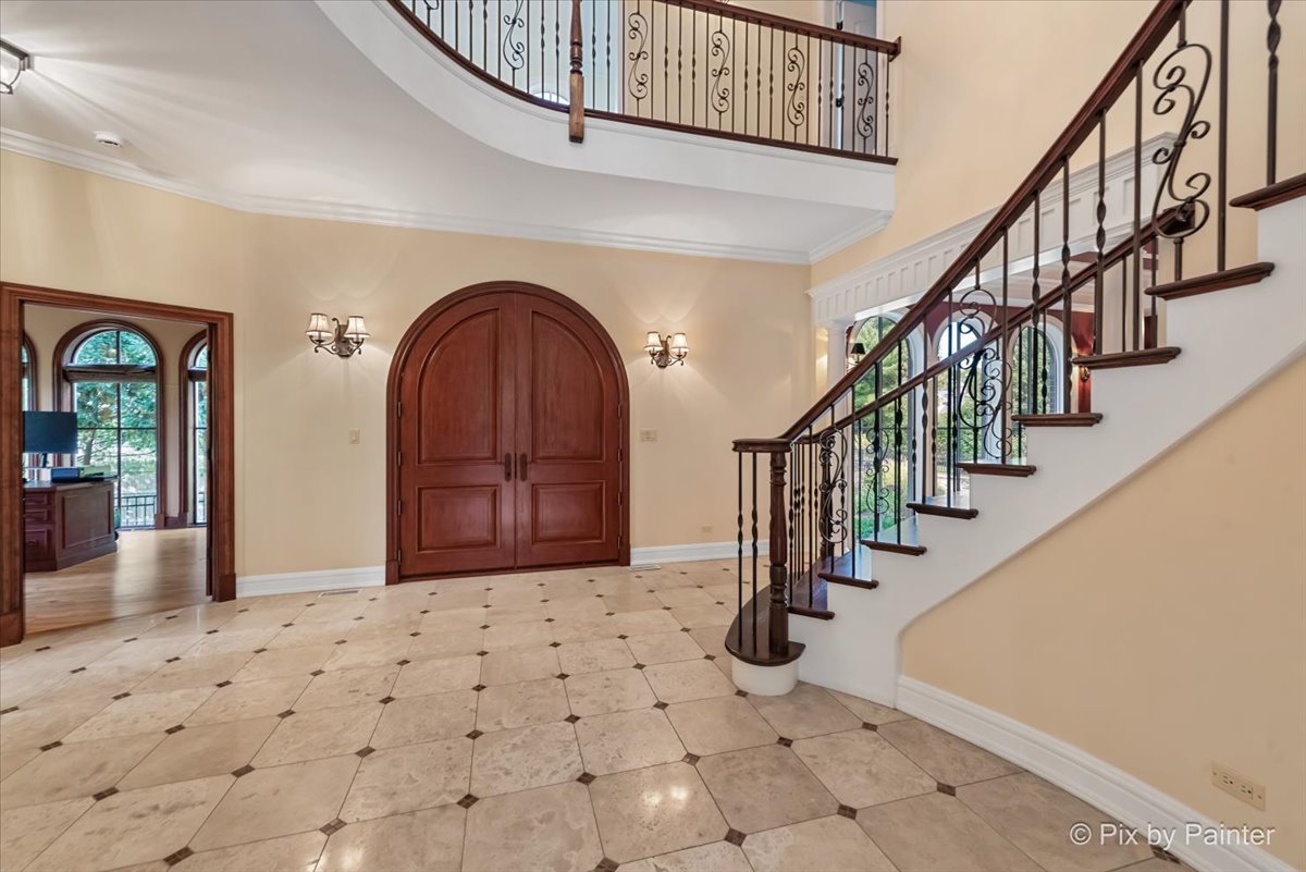 27 W Onwentsia Road, Lake Forest, IL 60045