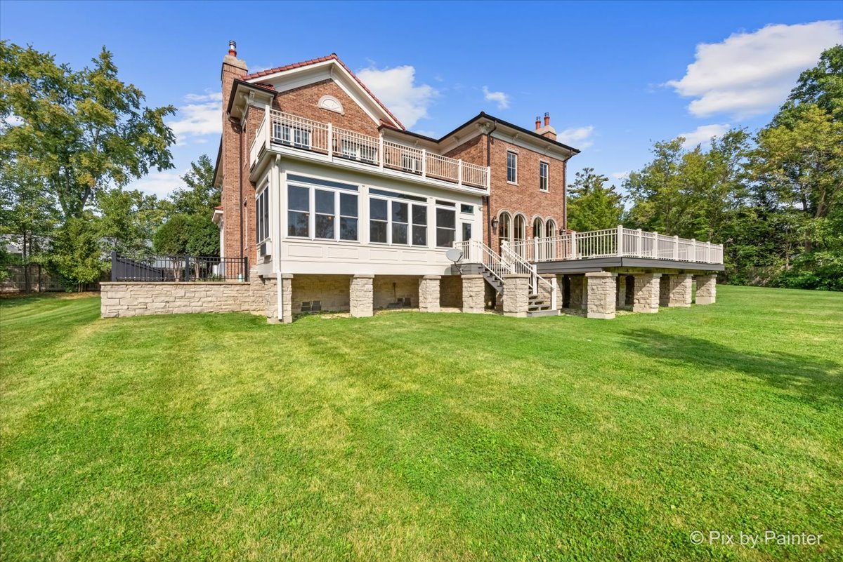 27 W Onwentsia Road, Lake Forest, IL 60045
