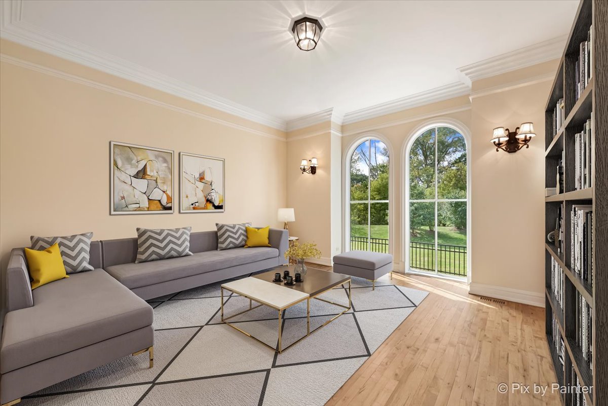 27 W Onwentsia Road, Lake Forest, IL 60045
